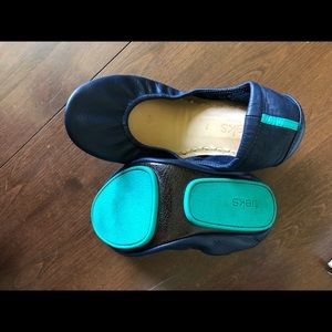 Tieks flats